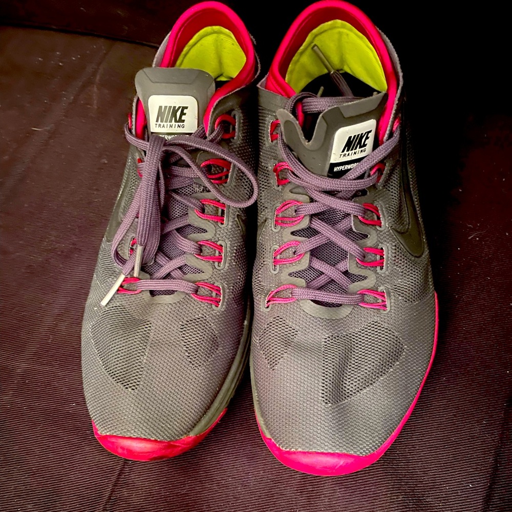 Nike Training Hyper workout+ pink/gray sneakers